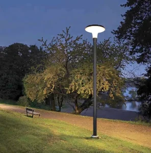LED IP65 Rated Solar Street Lights Outdoor Garden Lights with 360 Beam Angle Renewable Energy Urban Lighting