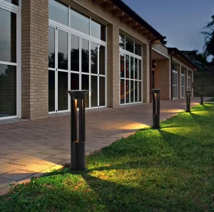 Modern Outdoor IP65 Solar Garden Post Lamp Landscape Pathway Lawn Solar LED Bollard Light