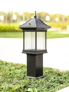 Outdoor Solar-Powered Aluminum Lawn Lamp for Villas, Gardens, Courtyards, and Streets